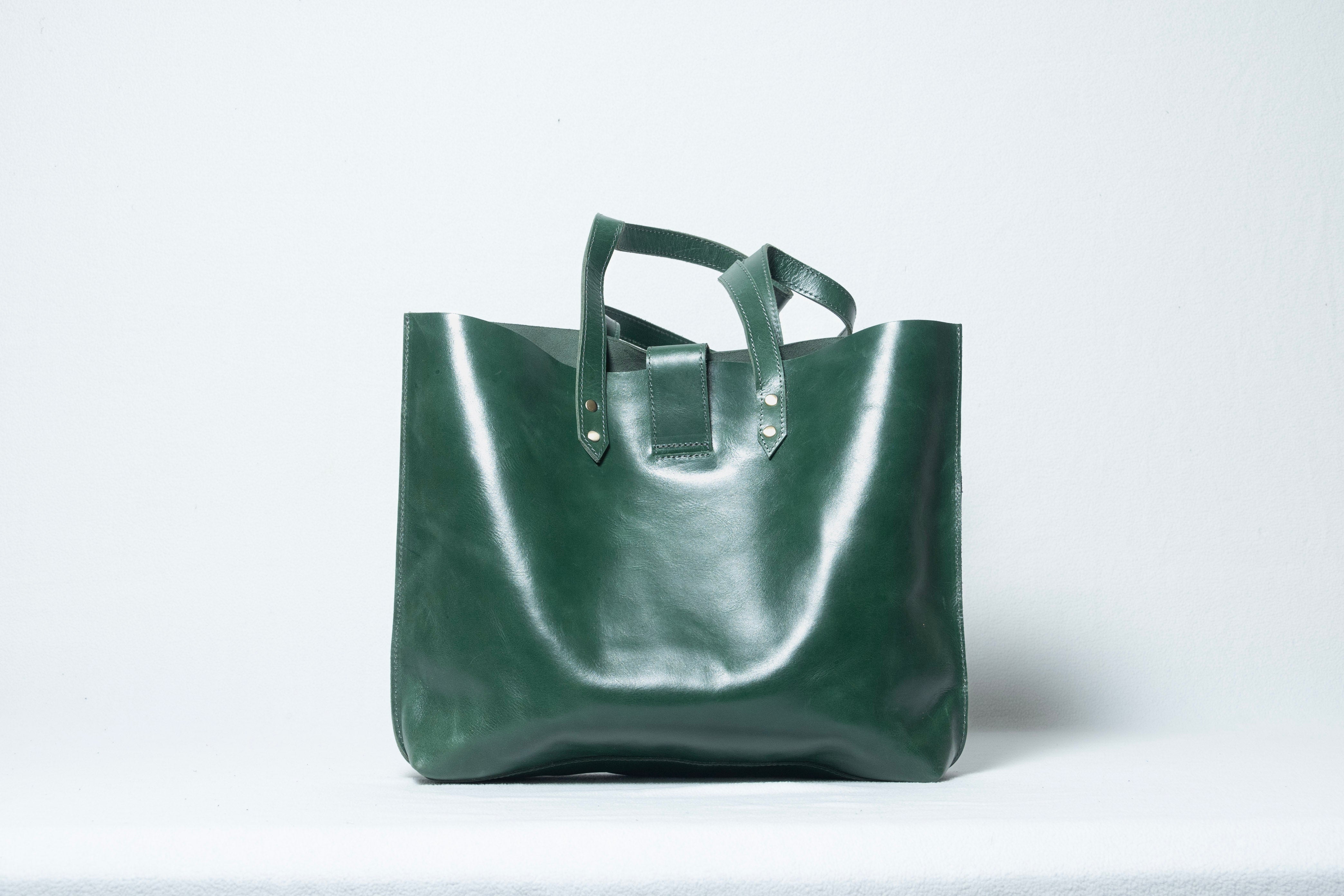 2023 Ada  Sustainable Leather Tote